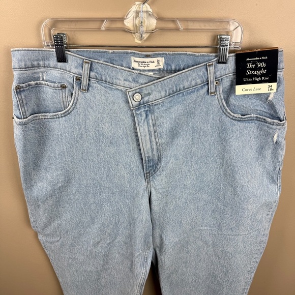 Abercrombie & Fitch Curve Love Ultra High Rise 90s Straight Jean - Picture 5 of 10